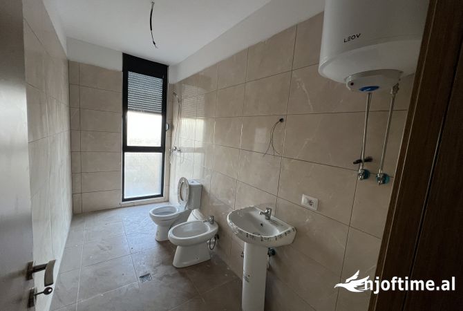 Shtepi me qera Apartament ne Tirane, 1+1, Mobilimi Bosh, pa mobiluar, Pagesa 350  Euro.