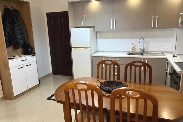 Shtepi me qera Apartament ne Tirane, 1+1, Mobilimi E mobiluar, Pagesa 430  Euro.