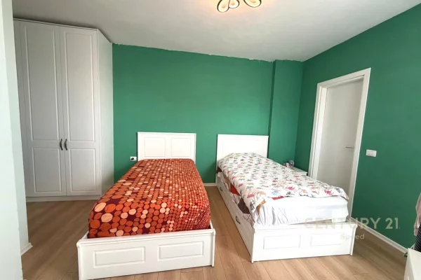 Shtepi ne shitje Apartament ne Tirane, 2+1, Mobilimi E mobiluar, Pagesa 203,000  Euro.