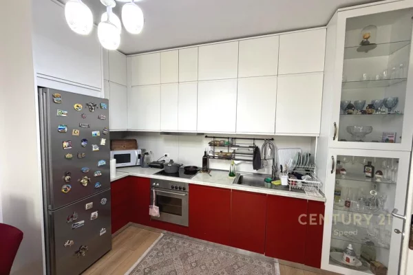 Shtepi ne shitje Apartament ne Tirane, 2+1, Mobilimi E mobiluar, Pagesa 203,000  Euro.