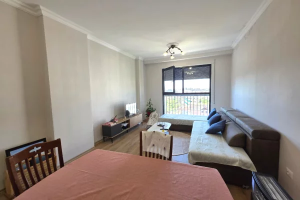 Shtepi me qera Apartament ne Tirane, 2+1, Mobilimi E mobiluar, Pagesa 800  Euro.