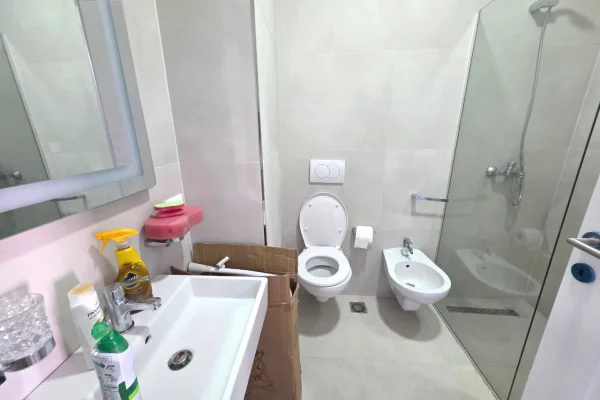 Shtepi me qera Apartament ne Tirane, 2+1, Mobilimi E mobiluar, Pagesa 800  Euro.