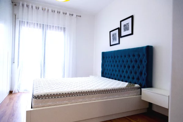 Shtepi me qera Apartament ne Tirane, 2+1, Mobilimi E mobiluar, Pagesa 750  Euro.