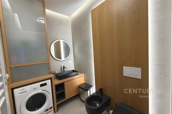 Shtepi me qera Apartament ne Tirane, 2+1, Mobilimi E mobiluar, Pagesa 1,250  Euro.