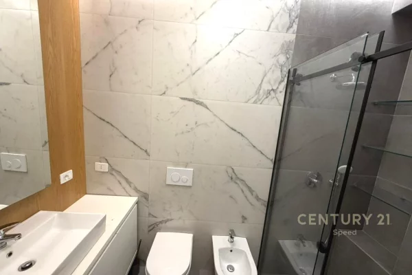 Shtepi me qera Apartament ne Tirane, 2+1, Mobilimi E mobiluar, Pagesa 1,250  Euro.