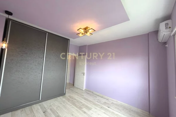 Shtepi ne shitje Apartament ne Tirane, 2+1, Mobilimi E mobiluar, Pagesa 235,000  Euro.
