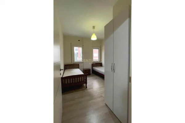 Shtepi me qera Apartament ne Tirane, 2+1, Mobilimi E mobiluar, Pagesa 600  Euro.