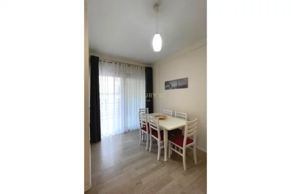 Shtepi me qera Apartament ne Tirane, 2+1, Mobilimi E mobiluar, Pagesa 600  Euro.