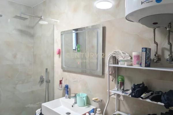 Shtepi ne shitje Apartament ne Tirane, 2+1, Mobilimi E mobiluar, Pagesa 150,000  Euro.