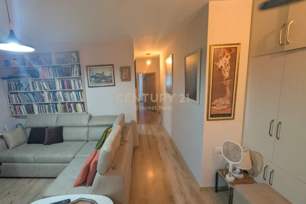 Shitet apartament 2+1+2 në zonën e Ish-Fushës së Aviacionit