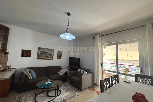 Shtepi ne shitje Apartament ne Tirane, 2+1, Mobilimi E mobiluar, Pagesa 250,000  Euro.