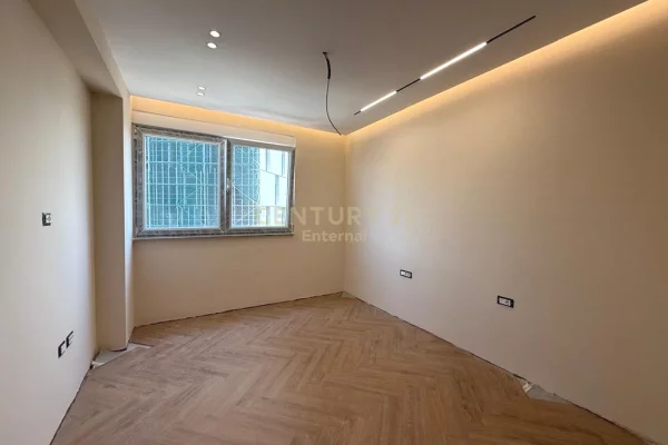 Shtepi ne shitje Apartament ne Tirane, 2+1, Mobilimi Bosh, pa mobiluar, Pagesa 320,000  Euro.