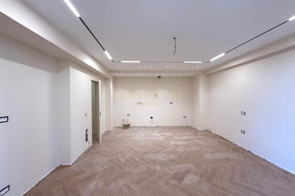 Apartament 2+1+2 per shitje tek Ish-Ekspozita