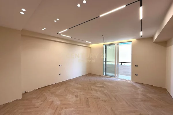 Shtepi ne shitje Apartament ne Tirane, 2+1, Mobilimi Bosh, pa mobiluar, Pagesa 320,000  Euro.