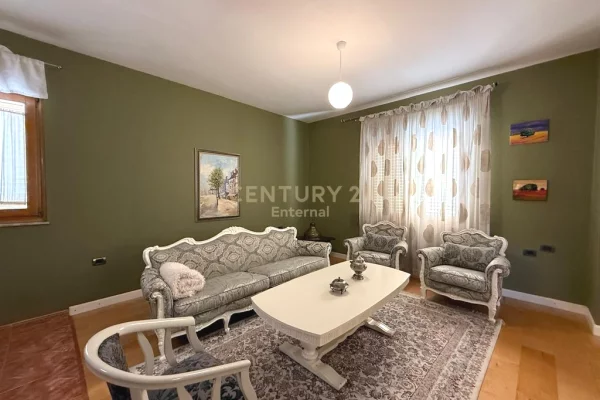 Shtepi me qera Vila Luksoze ne Tirane, 2+1, Mobilimi E mobiluar, Pagesa 1,100  Euro.
