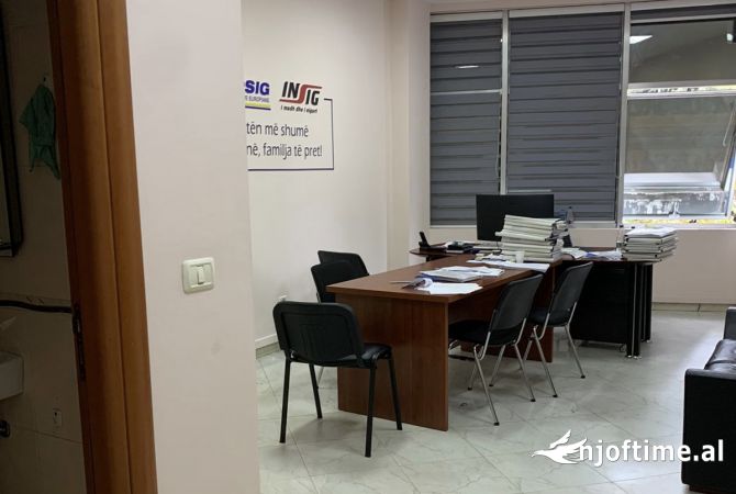 Ambiente Commerciale in Affitto 1+1 a Tirana - 700 Euro