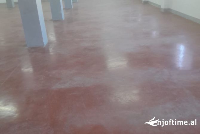 Jepet magazine me qera prane Spitalit Amerikan 3