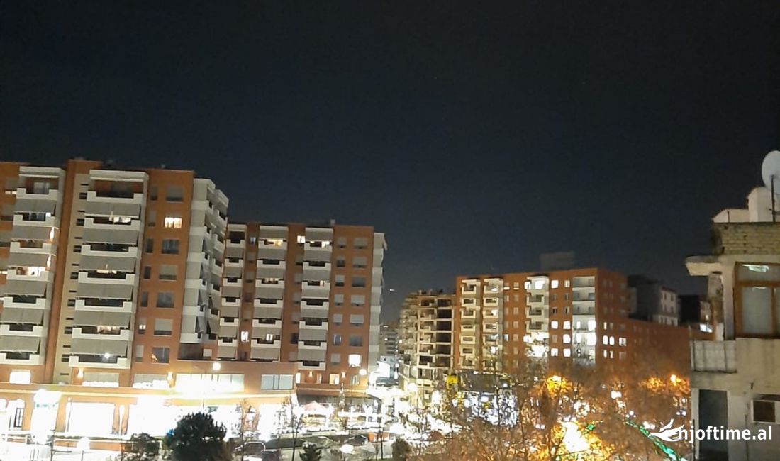 Jepet ambjent biznesi me qera perball Delijorgjit te karburant Kastrati