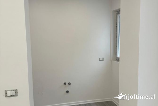 Jepet ambjent biznesi me qera prane bar Oslo Rruga Bardhyl