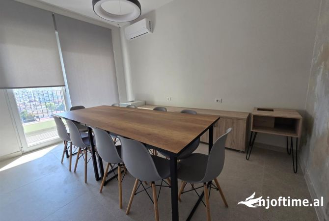 Jepet zyre me qera e mobiluar tek Fusha e Aviacionit