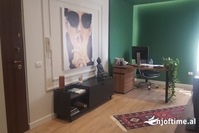 Jepet zyre me qera te qendra Condor tek Rruga e Kavajes