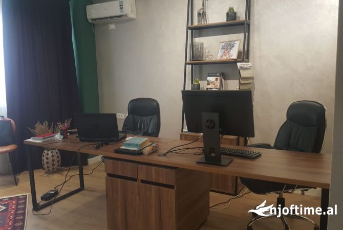 Jepet zyre me qera te qendra Condor tek Rruga e Kavajes