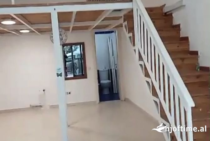 Ambiente Commerciale in Affitto 1+1 a Tirana - 60,000 Leke