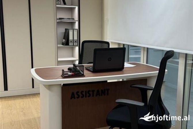 Jepet zyre me qera e mobiluar kati i 2 te Credins Bank Hotel Hilton