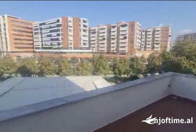 Jepet ambjent biznesi me qera perballe tek Delijorgjit tek Karburant Kastrati