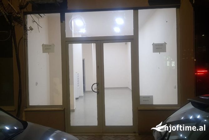 Ambiente Commerciale in Affitto 1+1 a Tirana - 50,000 Leke