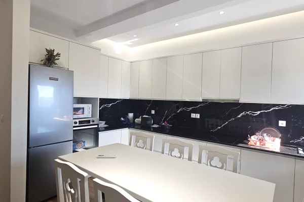 Appartamento in affitto a Tirana 3+1, Arredato