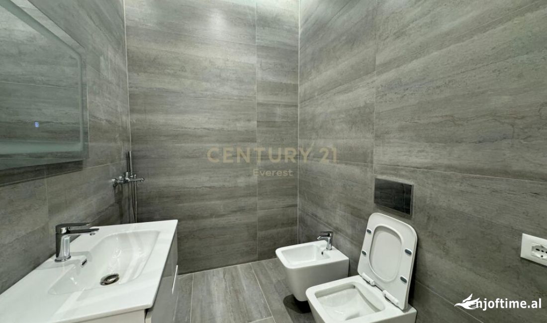 21 DHJETORI, SHESIM AMBIENT PER ZYRA!