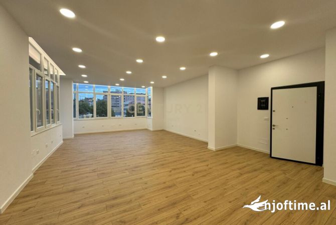 21 DHJETORI, SHESIM AMBIENT PER ZYRA!