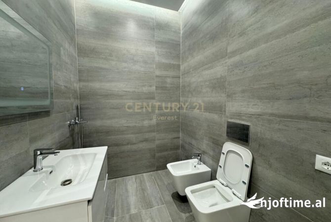 21 DHJETORI, SHESIM AMBIENT PER ZYRA!