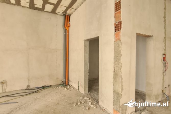 Business Property in Sale 3+1 in Tirana - 198,000 Euro