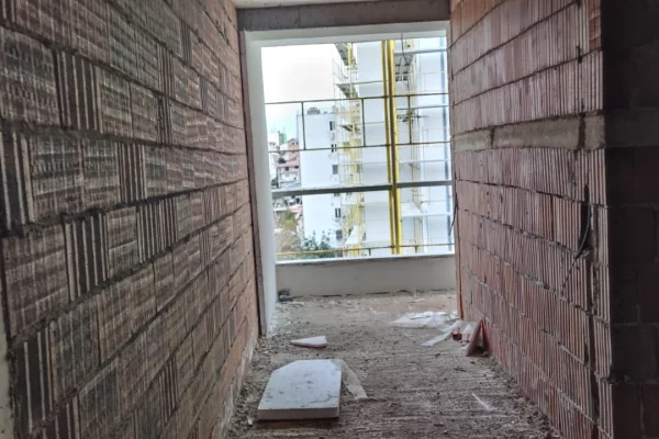 Shtepi ne shitje Apartament ne Tirane, 2+1, Mobilimi Bosh, pa mobiluar, Pagesa 14,000,000  Leke.