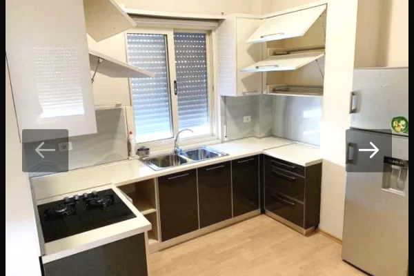 Shtepi me qera Penthose(kati i fundit panoramik) ne Tirane, 2+1, Mobilimi E mobiluar, Pagesa 500  Euro.