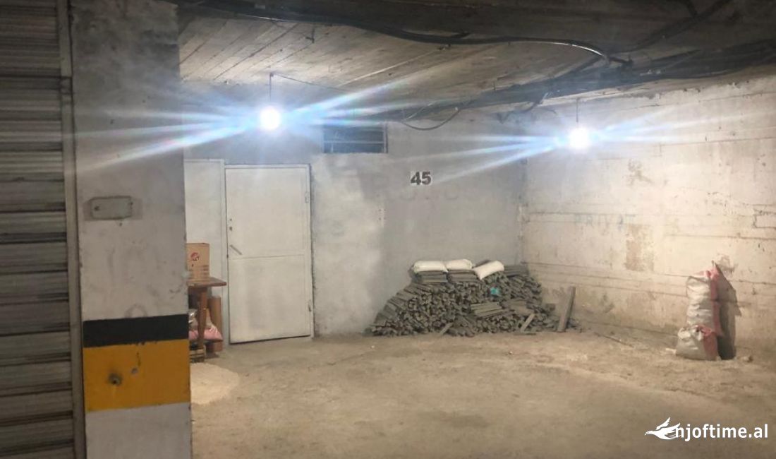 Shiten poste parkimi astiri