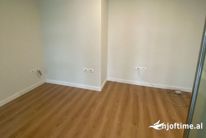 Ambient biznesi ne shitje 3+1 ne Tirane - 12,000 Euro