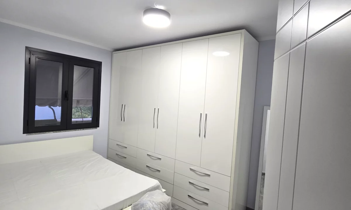 Shtepi me qera Apartament ne Tirane, 2+1, Mobilimi E mobiluar, Pagesa 150  Euro.