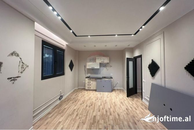 Zyre me qira tek Square 21!