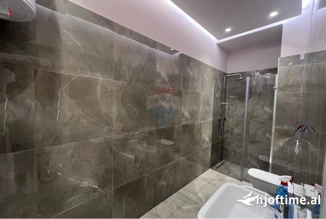 Zyre me qira tek Square 21!