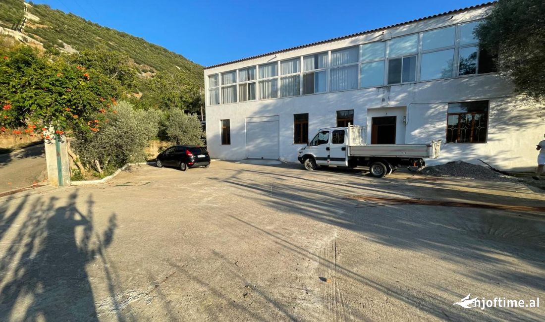 MAGAZINE PER QERA 300 M2 NE SHKOZE