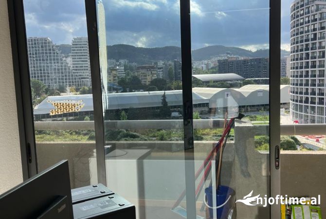 Ambiente Commerciale in Affitto 3+1 a Tirana - 25,000 Leke