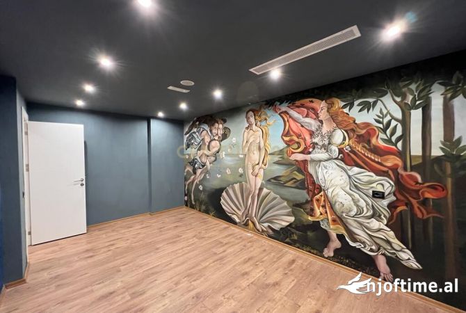 Ambiente Commerciale in Affitto 3+1 a Tirana - 4,000 Euro