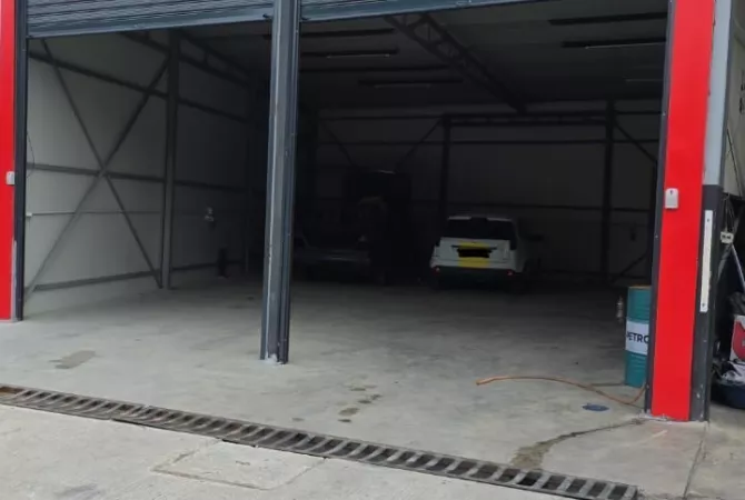 Business Property for Rent 6+1 in Tirana - 1,000 Euro