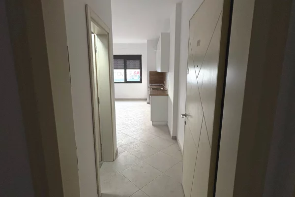 Shtepi me qera Apartament ne Tirane, Garsoniere, Mobilimi E mobiluar, Pagesa 30,000  Leke.