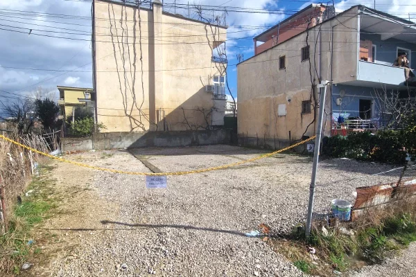 Truall ose Toke ne Tirane - 350 Euro