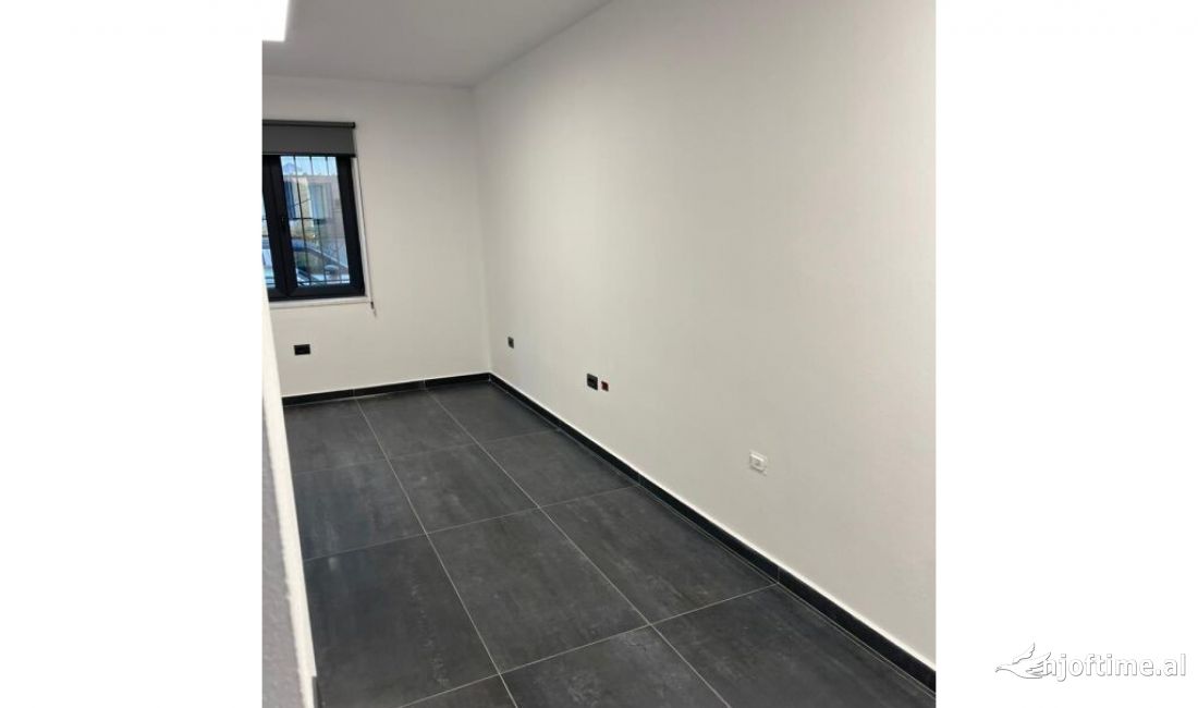 JAPIM ME QERA AMBIENT PER ZYRA TE SHUSHICAbot104238