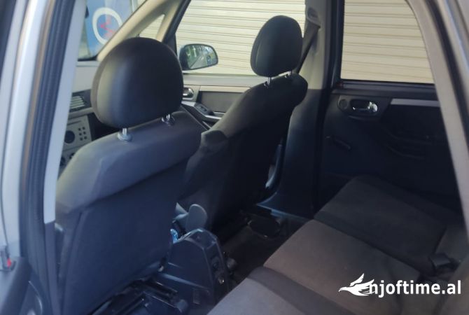 Auto in Vendita a Tirana - 2,600 Euro